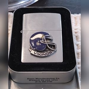 Zippo Minnesota Vikings lighter